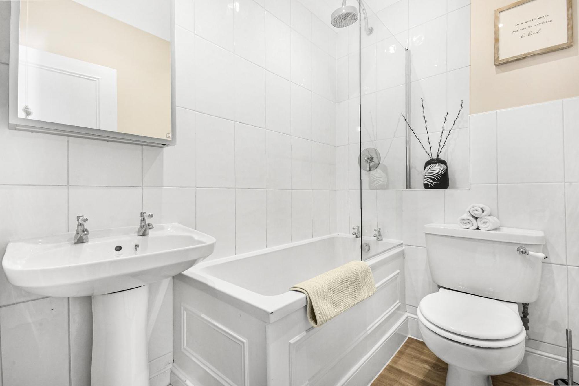 Lovely Large 1 Bed Renovated Flat W Balcony & 600Mb Wifi London Exterior foto