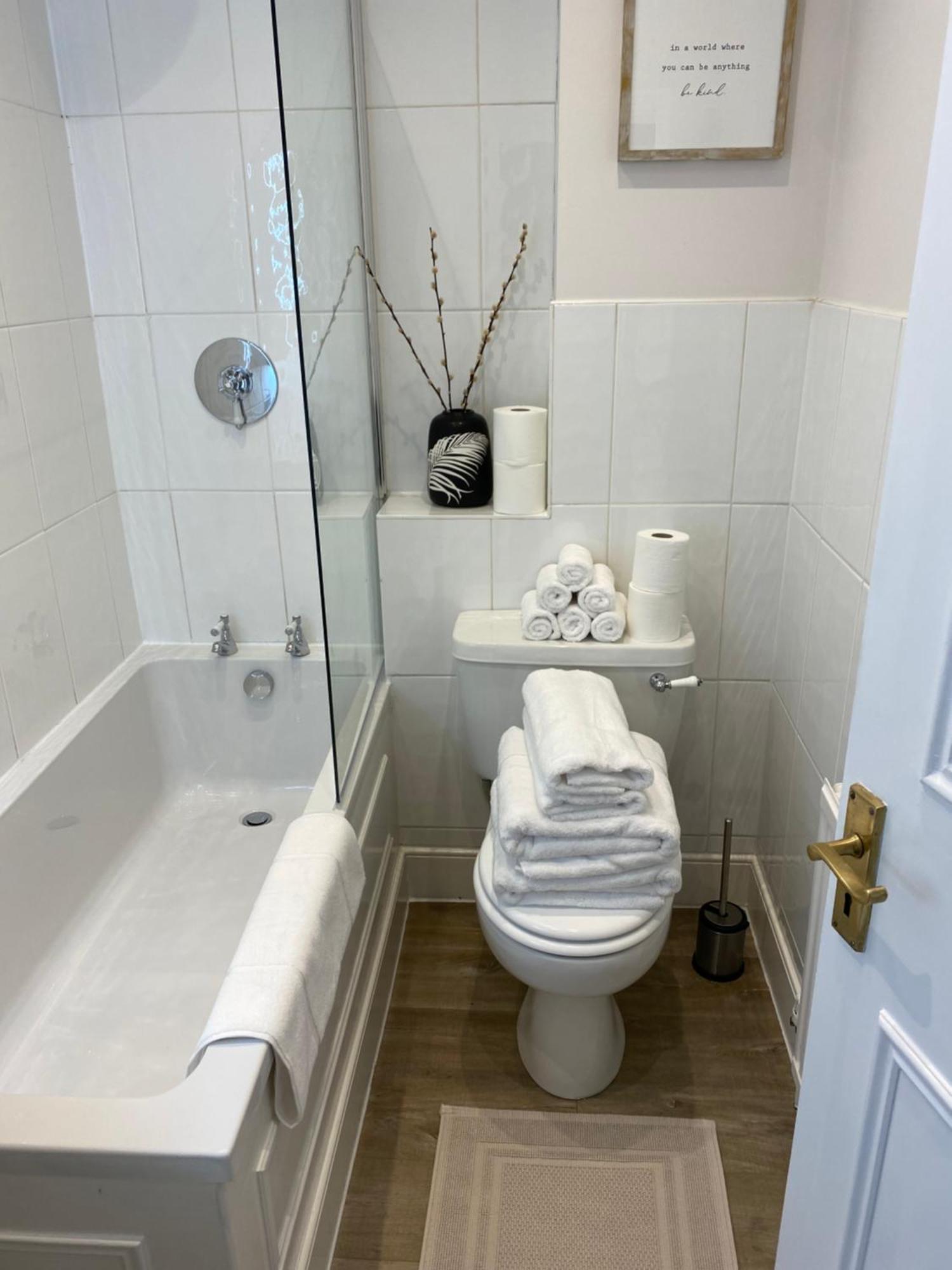 Lovely Large 1 Bed Renovated Flat W Balcony & 600Mb Wifi London Exterior foto